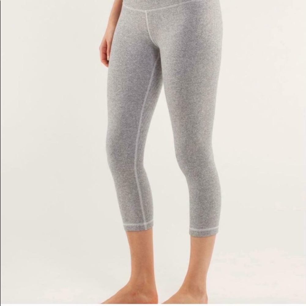 Lululemon Wunder Under Herringbone Crops Size 4